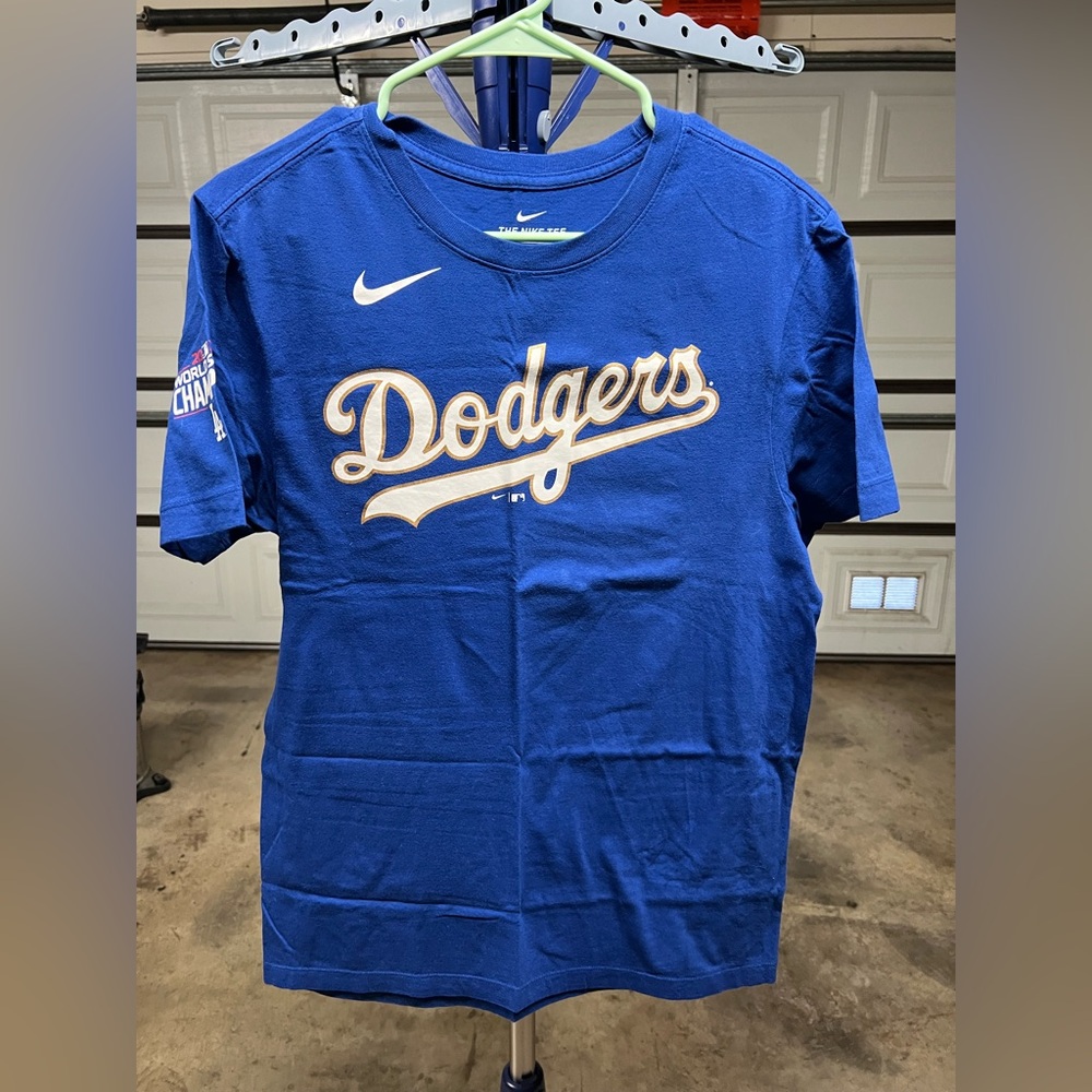 Nike Dodgers Mookie Betts shirt size small